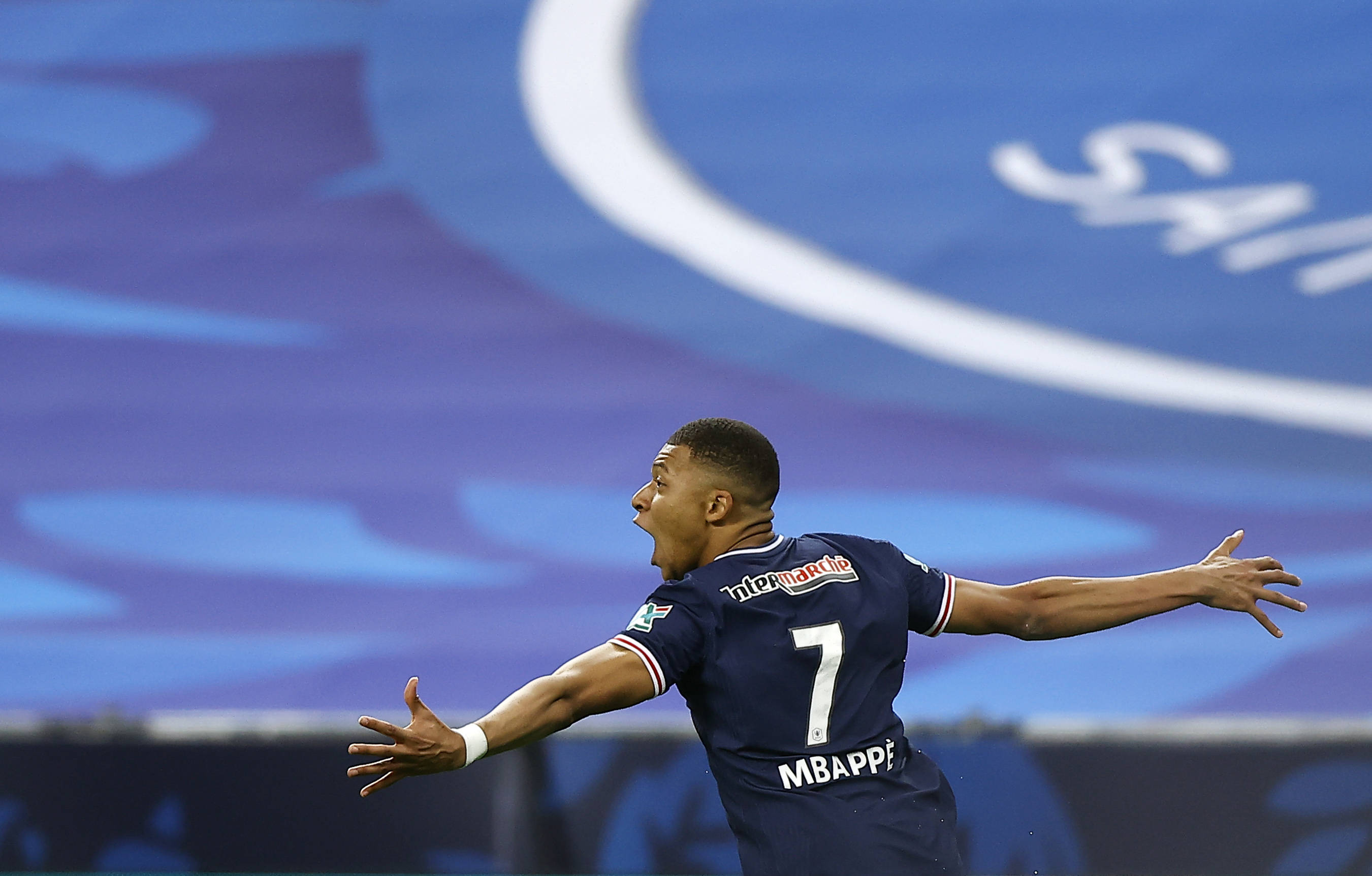 关于摩纳哥迎法国杯关键赛，集结日主帅复盘，话题不断，年轻球员得到机会的信息